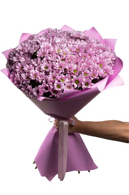 Букет из 25 розовых кустовых хризантем (Гранд Пинк) в оформлении. 2422_ABCFC