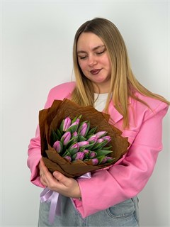 Букет из 25 тюльпанов фиолетовых в оформлении 5966